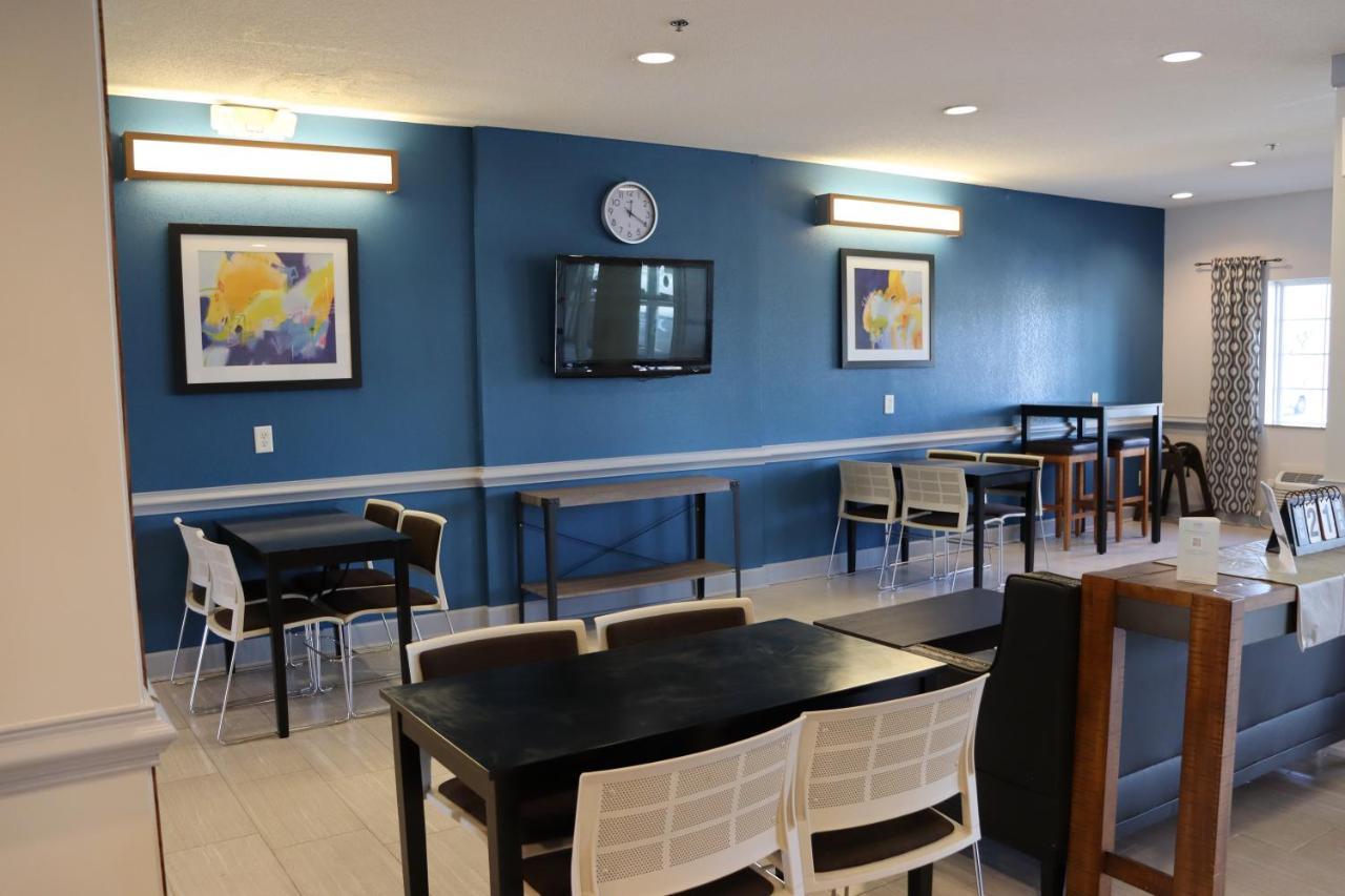 Microtel Inn & Suites By Wyndham Columbus Near Fort Moore Bagian luar foto